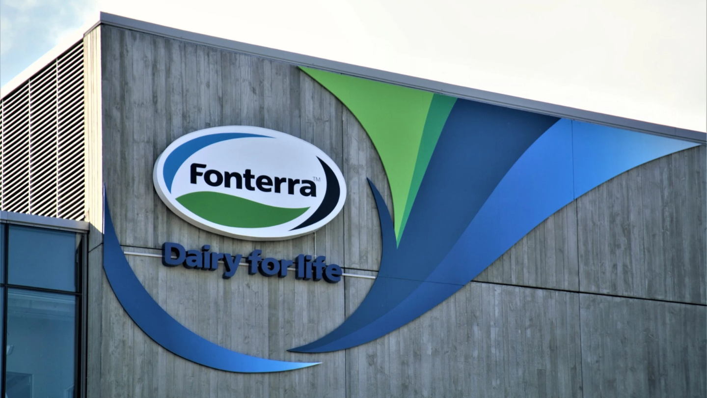 „Fonterra“ parduoda Lietuvos pieno produktų grupės „Rokiškio sūris“ akcijų paketą