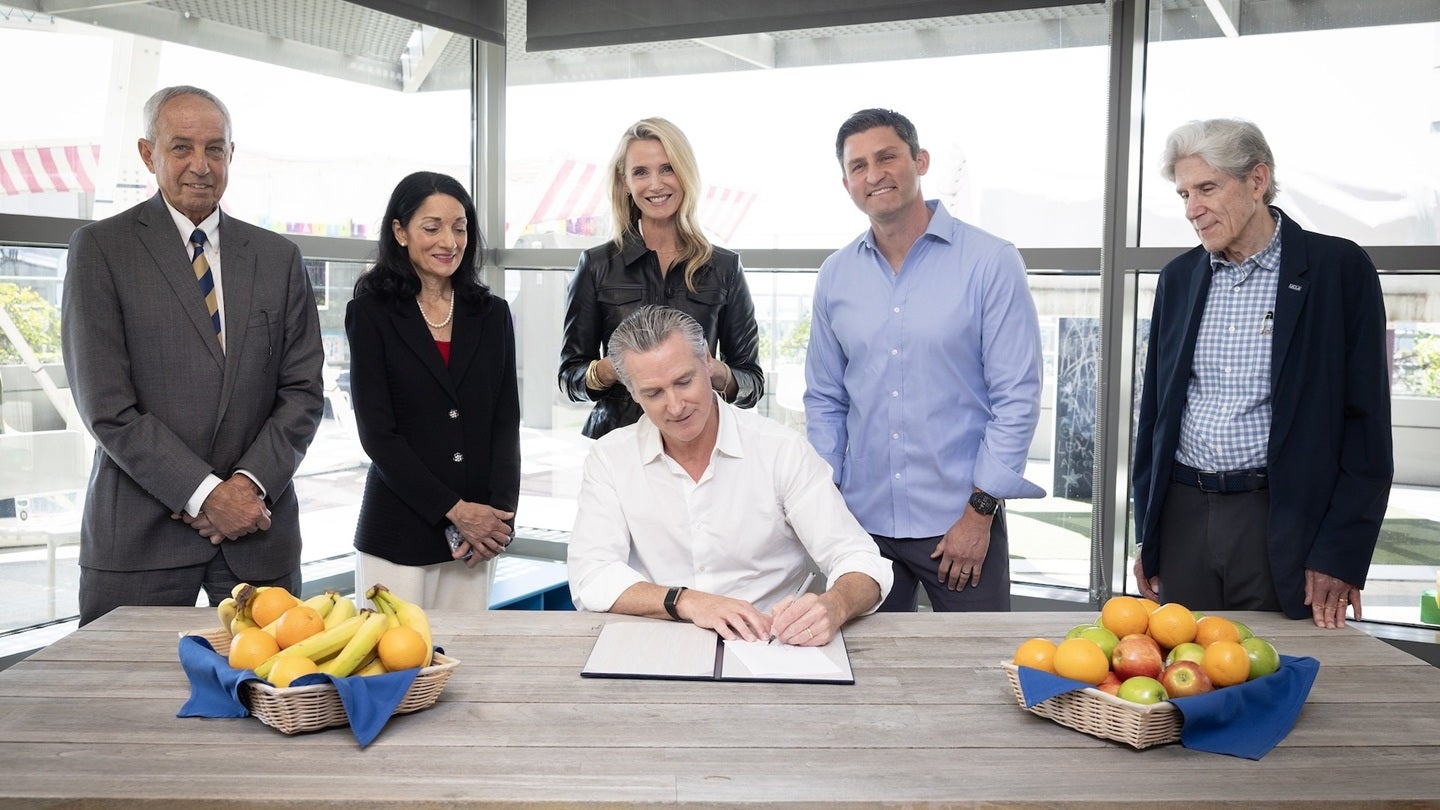 California governor signs law for voluntary non-UPF label